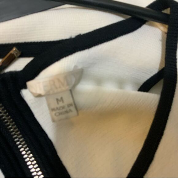 INTERMIX black white  Crew Neck Top
 Size: M - Picture 7 of 9